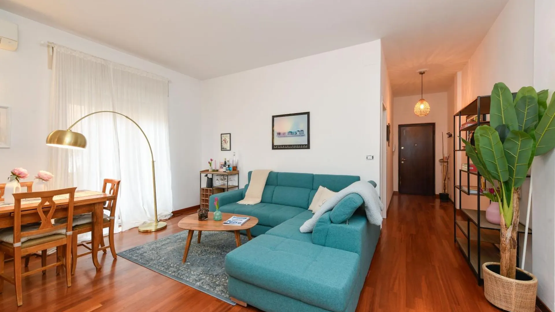 Apartment Ferienwohnung Casa Maddy - Balcony, Parking, 20-Minute Walk To The Center Verona Italien