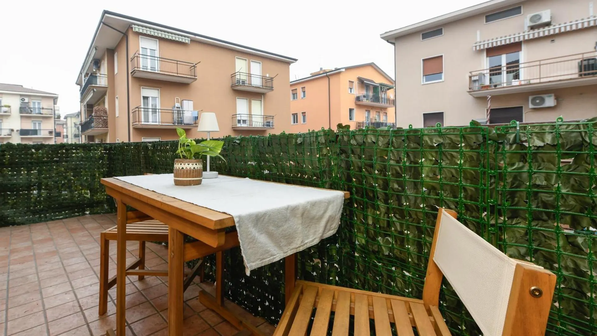 Apartment Ferienwohnung Casa Maddy - Balcony, Parking, 20-Minute Walk To The Center Verona Italien