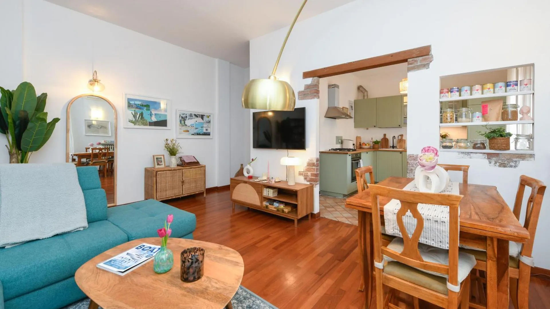 Apartment Ferienwohnung Casa Maddy - Balcony, Parking, 20-Minute Walk To The Center Verona